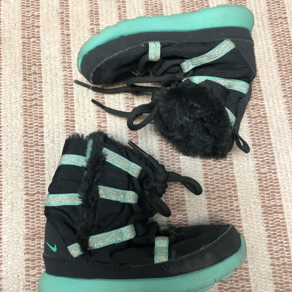 * | Nike | Roshe One Hi SE. Size 8. - Picture 3 of 7